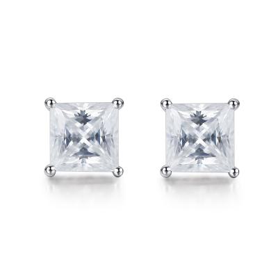 Chine Des boucles d'oreilles d'or moissanite diamants pour cadeau d'anniversaire à vendre