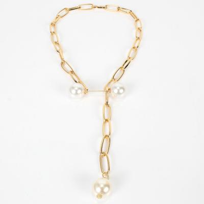 China 2020 Fashion Trendy Asymmetrical Metal Personality Pearl Clavicle Aesthetic Adjustable Chain Necklace for sale