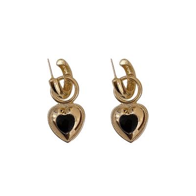 China Christmas Gift 18k Gold Chunky Heart Earring For Women Drop Earrings S925 Nickel Free 2021 Mail for sale