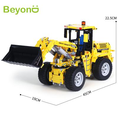 China Educational DIY TOY DIY Assemble Bricks Plastic Construction Remote Control Truck for sale