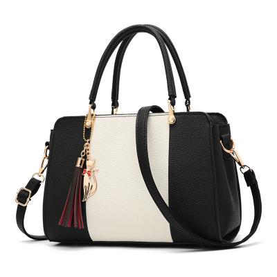 China Fashion Korean Fashion Messenger Bag Black Single Shoulder Lady Bag Custom Simple Small Square Bag for sale