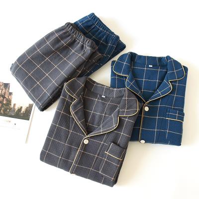 China Causal comfortable men 2 piece plaid pajamas shorts set for sale