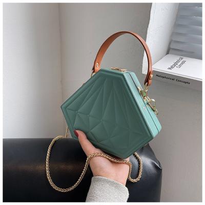 China Vintage Diamond Shoulder Messenger Bags Fashion Embossing Solid PC Chains Luxury Handbags For Women Women Main Bags For Girls for sale