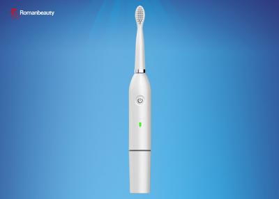 Chine Blanc adulte de la brosse à dents IPX7 électrique avec la batterie remplaçable facile à vendre