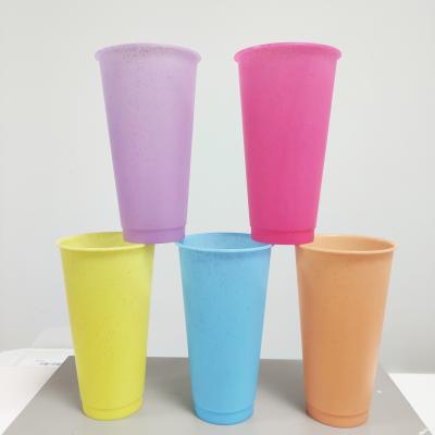 China Hot Selling 16oz 24oz BPA Free Gifts Novelty Luminous Color Glitter Viable Customized Plastic Cup for sale