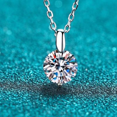 China Vintage S925 Sterling Silver Round Necklace 1 Carat Moissanite Pendant Necklace Valentine's Day for sale