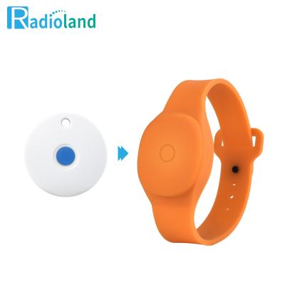 China Original IOT manufacturer BLE5.0 advertising nRF52832 long range programmable ble beacon with wristband and NFC for sale