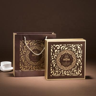 China Recycled Materials Cardboard Custom Luxury Sky And Earth Cover Moon Cake Packaging Box for sale