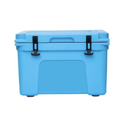 China Waterproof Environmental Friendly 40L Tolee Box Water Tank Cooler Cooler Box for sale