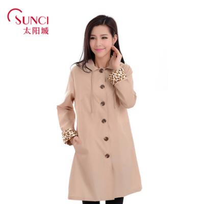 China Fashionable Girl Windproof Classic Raincoat Long Sleeve Raincoat With Hood And White Dot Printing for sale