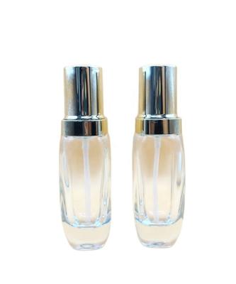 China Cosmetic Empty 30ml clear Cosmetic Glass lotion Bottle Square Glass Pump Bottles For Serum for sale