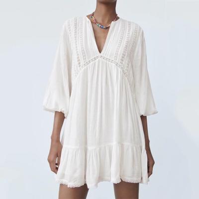 China 2022 Summer Fashion Anti-Static Trendy Women Dress With V-Neck Mini Casual Dress Lace Inserts Loose Lace Dress for sale