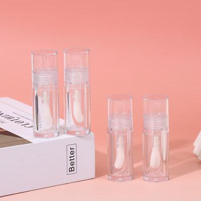 Cina Materiale di plastica resistente Tipo tubi per labbra lucente per cosmetici Blush alto lucente 5ml Vari stili in vendita