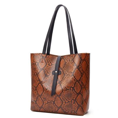 China Tote Bag New Arrival Price Tote Bag 2021 Retro Large Capacity Snake Large Capacity Cheap Women PU Tote Hand Bags Unique Skin for sale