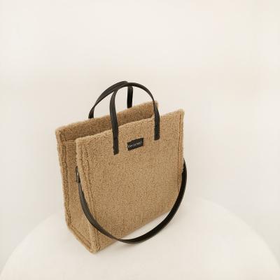 China New Winter Fashion Lambswool Plush Lambskin Tote Handbag Small Square Bag Portable Custom Handbag Women Handbags for sale