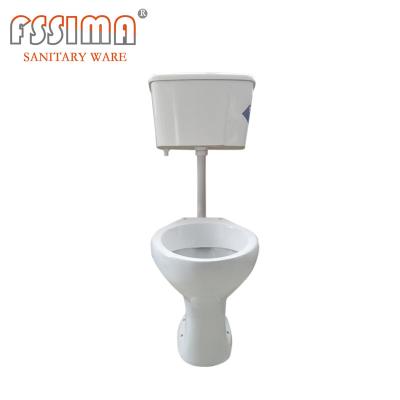 China De ceramische Muur zette Tweedelige Toiletten Verdeelde Hangende WC-Badkamers 4.5L op Te koop