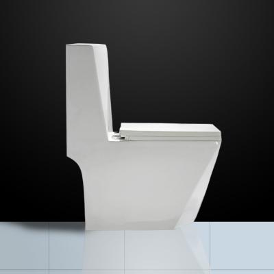 Cina Toilette unita ceramica Diamond Washdown Water Closet di lusso del bagno in vendita