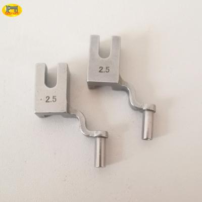 China Garment Shops Industrial Sewing Machine Parts Presser Foot S13815-001 For Brother BAS-301 for sale