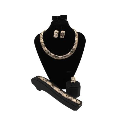 China Luxury Elegant Environmentally Friendly High Quality Specially Designed Ladies Wedding Jewelry Gold Plated Set Fashionable Jewelry for sale