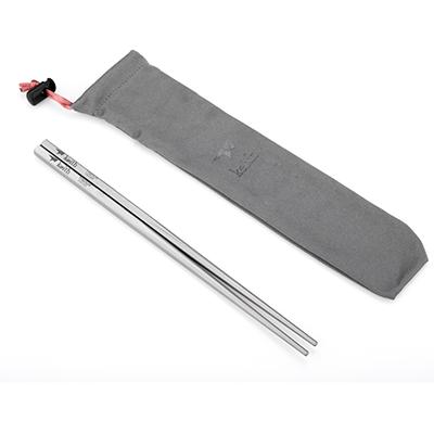 China biocompatible & Titanium Bacterial Prohibitive Durable Solid Square Handle Chopsticks Chinese Tableware Metal Chopsticks for sale