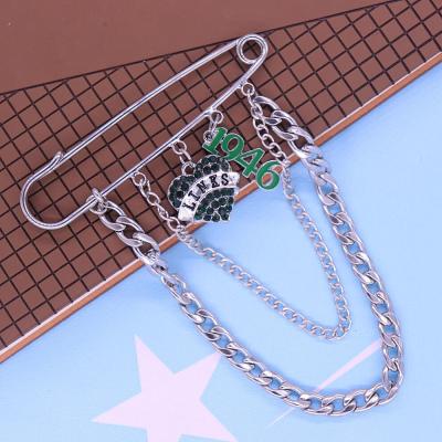 China Organization Environment Friendly Greek Jewelry Customize Metal Link Chain Brooch Green Green Links Number Safety 1946 Pin For Women for sale