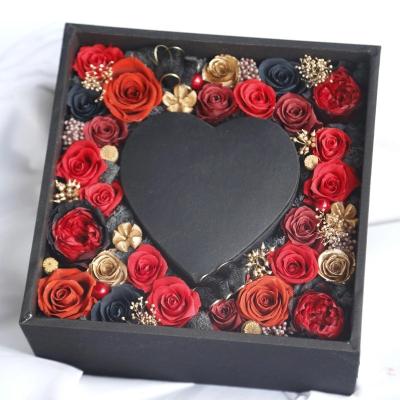 China Natural roses preserved floras gift box decorated with jewelry for sale