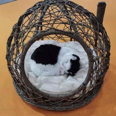 China New Design Breathable Rattan Wicker Dog and Cat House Rattan Cat Swing Hanging Chair for sale