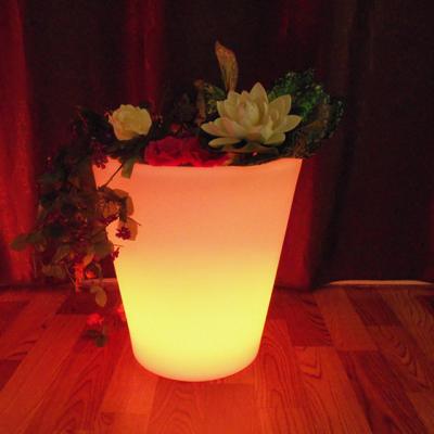 China Modern Led Outdoor Luminous Flower Pots Garden Ornaments Decorative Flowerbeds Vases Landscape Modern Solar Flower Pots for sale