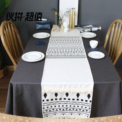 China Eco-friendly Moroccan Style Printing Tabel Runner For Hotel Banquet Home Decoration In INS Style Running Tabel Runner for sale