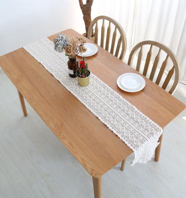 China Eco - Friendly Home Textile In Running Tabel Runner For Hotel Banquet Home Decoration Lace Up Crochet Tabel Runner for sale