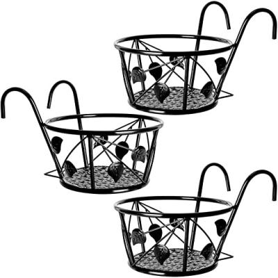 China Indoor and Outdoor Decoration Round Plant Basket Rack Durable Material Flower Plant Pot Holder Balcony Porch Hanging Fence Hanger Rack for sale