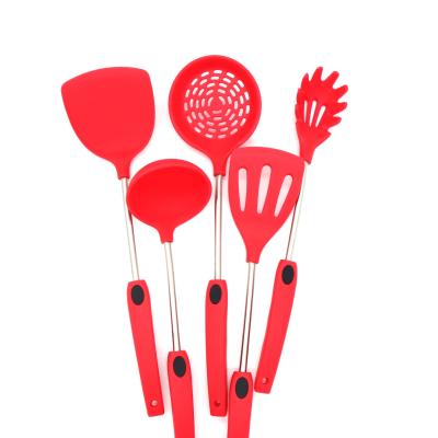 China Sustainable 304 Stainless Steel Red Silica Gel Spatula Soup Spoon Set Red Kitchenware Set Of 5 for sale