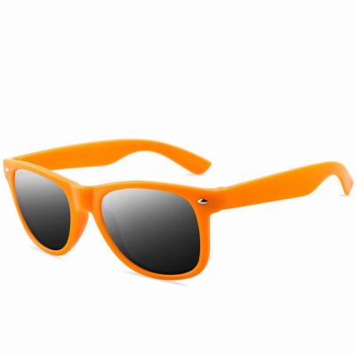 China Fashion sunglasses 2140 plastic frame uv400 protect promotion unisex polarized sunglasses with polarized lens for sale