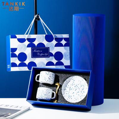 China Fashion Viable Blue Nordic Style Klein Gift Friend Pack 2 Couple Couple Ceramic Coffee Mug With Gift Box for sale