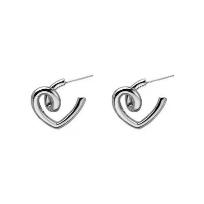 China Ladies fashion to simple love metal earrings new fashion niche design of cool wind earrings for sale