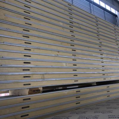 China Modern Warehouse Long Service Life Freezer Room Panel with Sandwich Panel Design for sale