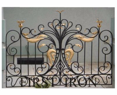 China Easily Assembled Luxury Wrought Iron Gate Looking Fence Panels, Iron Fence With Iron Gold Leaf for sale