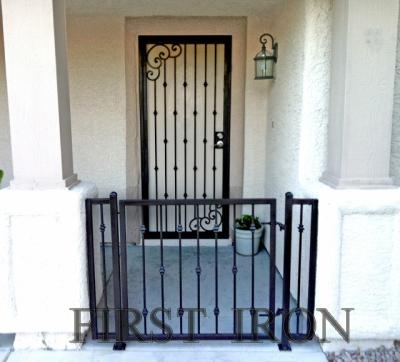 China Easily Assembled Small Short Iron Gate, Faux Wrought Iron Pedestrian Gate, Front Garden Entry Gate for sale