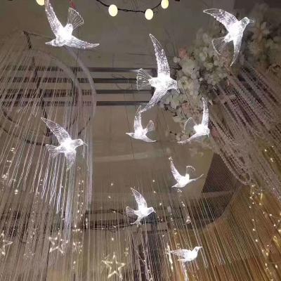 China Indoor hanging pendant lightsWedding 10am bird acrylic chandeliers props stage decoration acrylic decoration bird led romantic wedding for sale