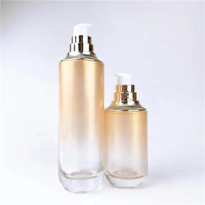 China Luxurious and Functional Glass Bottle Set for Packaging Skin Care Lotion and Face Cream Jars à venda