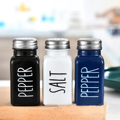 China New Portable Black and White BBQ Spice Bottles Glass Spice Jar Salt and Pepper Shakers Set for sale