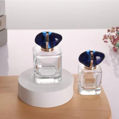 China Luxury Customized Empty Transparent Perfume Bottle Hexagonal Glass Perfume Bottle 100ml à venda