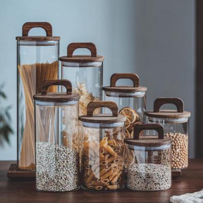 China Food Storage Container High Borosilicate Glass Kitchen Jar with Wooden Bamboo Lid Te koop