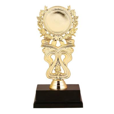 China Worldwide Newest Simple Design Light Star Innovative Award Plastic Trophy Selling Trophy for sale