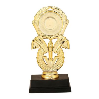 China Worldwide New Product Excellent Quality Shiny Gold Sports Trophies With Star Design for sale