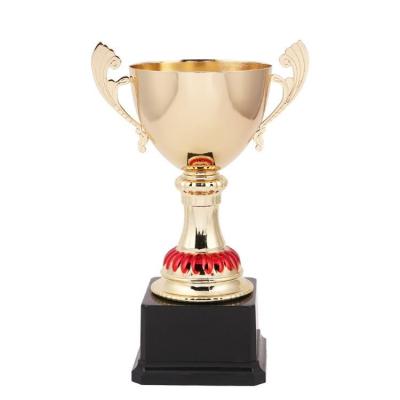 China All over the world factory sale OEM quality football figure trophy sports metal cup collectable trophy for sale