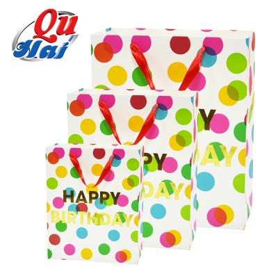 China New Material Design Recycled Recycled Personalized Happy Birthday Gift Paper Bag Wedding Party Foiled Stamping Paper Bag for sale