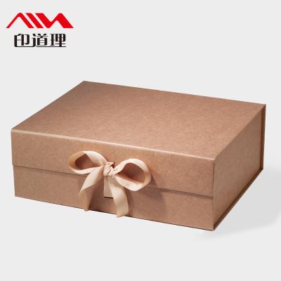 China Luxury Recyclable Women Lip Gloss Set Custom Candy Shipping Cardboard Proposal Bridesmaid Gift Box Set for sale