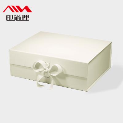 China Low Moq Recyclable Jewelry Delicate Appearance Watch Packaging Candy Napkin Gift Box Set With Lid for sale