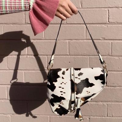 China Grab / Cow Paint PDEP Hot Sale New Arrival Small Cow Pattern Cross Paint - Body Purse For Women Chain PU Design High Quality Ladies Purse Bag Women for sale